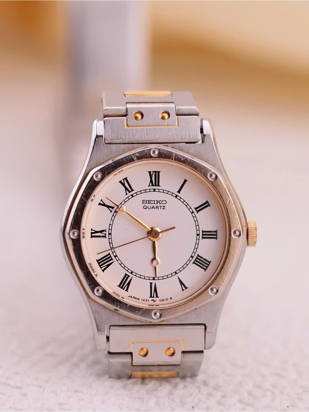 Vintage 1984 Seiko Quartz 1221-0040 Women’s Watch